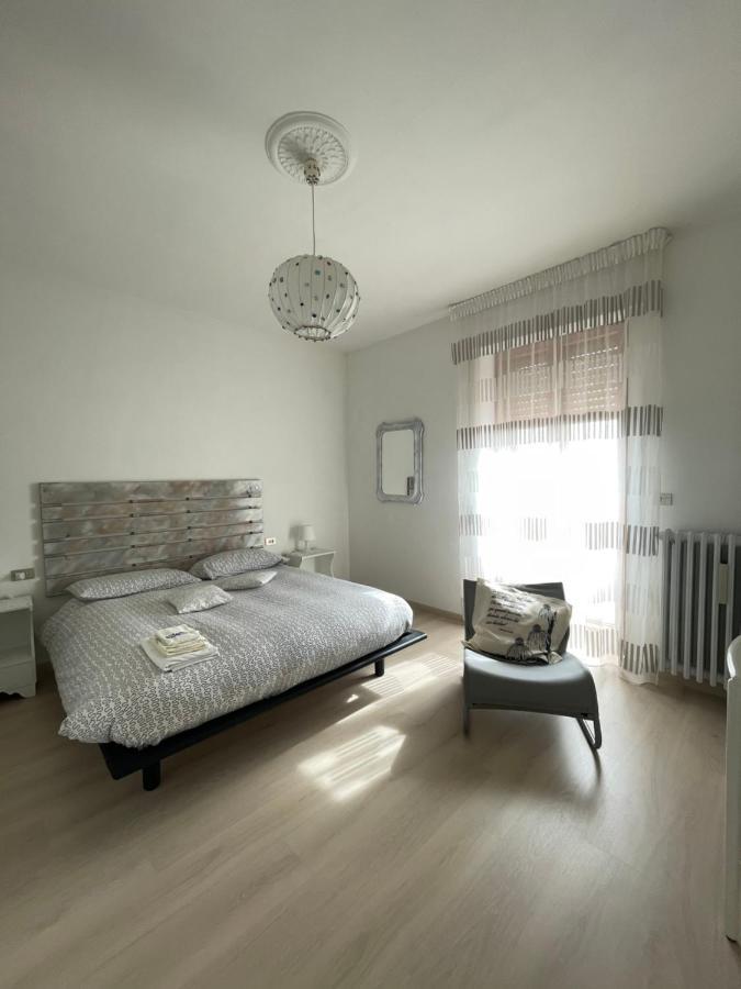La Signora Dei Fiori Apartment Gubbio Bagian luar foto