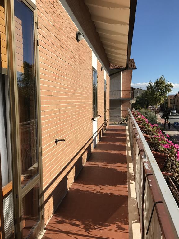 La Signora Dei Fiori Apartment Gubbio Bagian luar foto